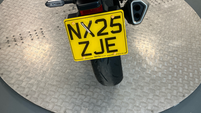 Honda CB750 Hornet (25MY)